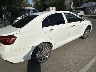 geely galaxy e5: Geely Emgrand EV: 2019 г., Автомат, Электромобиль, Седан — 4