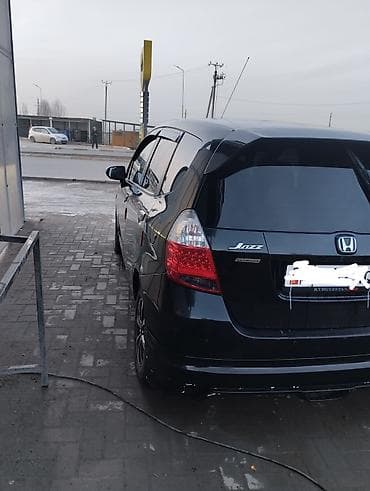 Honda Jazz: 2008 г., 1.3 л, Автомат, Бензин, Хэтчбэк