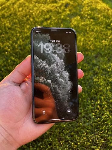 am 4: IPhone 11 Pro, Space Gray — 2