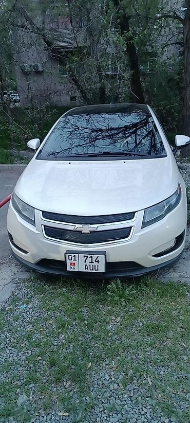 Chevrolet Volt: 2011 г., 1.4 л, Вариатор, Гибрид, Хэтчбэк