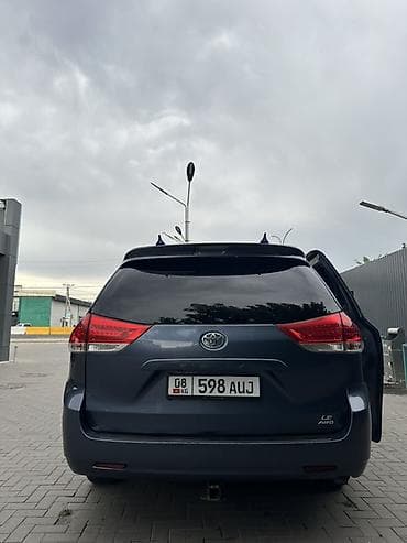 wuling mini ev: Toyota Sienna: 2014 г., 3.5 л, Автомат, Бензин, Минивэн — 7