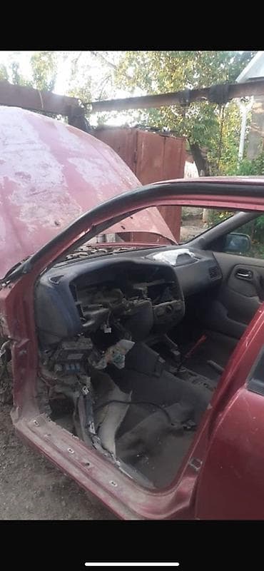 aion v plus: Nissan Almera (седан), красный цвет, кузов P11. Описание: - — 9