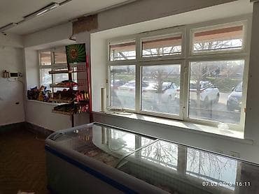 марс: Магазин, В бизнес центре, 40 м² Без оборудования, С ремонтом — 9