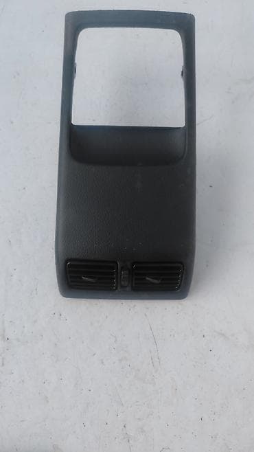 step 2: Накладка на центральную консоль/подлокотник для Nissan X-Trail T31 — 2