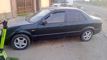 1998: Mazda 323: 1998 г., Седан — 1