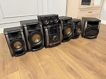 bluetooth jbl: Продаю практически новый музыкальный центр LG. Несколько раз довелось — 3
