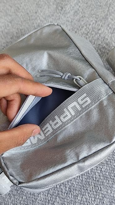 Аксессуары: Сумка через плечо Supreme, серый цвет. - Компактный формат — 5