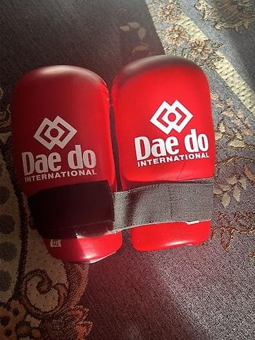 Перчатки: Перчатки-накладки для каратэ Dae do International, красные. - Тип — 2