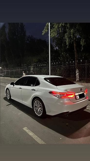 авто домик: Toyota Camry: 2018 г., 2.5 л, Гибрид, Седан — 3