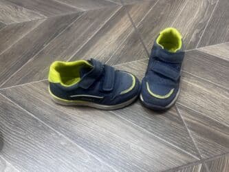 фирменный обувь: Продаю детскую обувь б/у: ботинки Зимние, теплые. В хорошем состоянии — 10