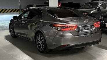 e2 byd: Toyota Camry: 2023 г., 2.5 л, Автомат, Бензин, Седан — 3