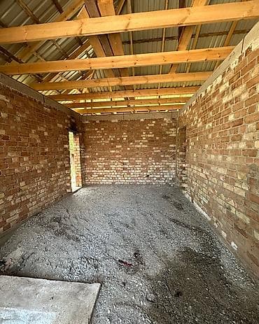 act building: ✨ Продаётся дом в с. Сокулук ✨ 🏡 Характеристики: • Участок - 6,7 — 8