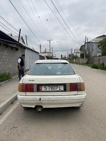 Audi: Audi 80: 1987 г., Седан — 6