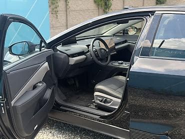 тайота gala: Toyota bZ5: 2025 г., 3.5 л, Автомат, Электромобиль, Лифтбек — 7