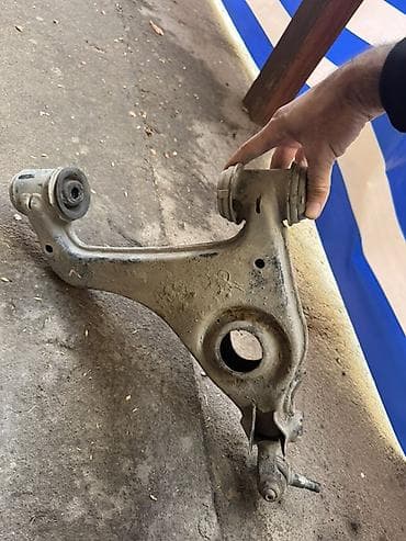 Алдыңкы сол рычаг Mercedes-Benz 2001 г., Колдонулган, Оригинал, Германия — 2