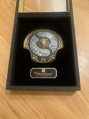 champions: Значок, Новый, Металл, Унисекс — 1