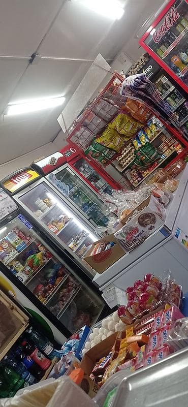 Промышленная химия: Магазин срочно арендага берилет,товар и оборудование сатылат,500000мин — 3