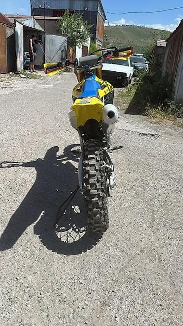 глушитил: Suzuki RM-Z 450 (кроссовый мотоцикл) 2024 г, новое состояние. - — 1