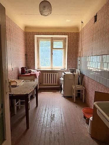 3 комнаты, 70 м², Сталинка, 1 этаж, Требуется ремонт — 2