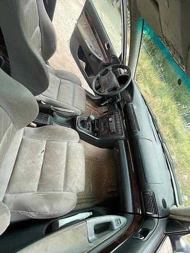 разбитые авто: Audi A4: 1995 г., 2.6 л, Механика, Бензин, Седан — 10