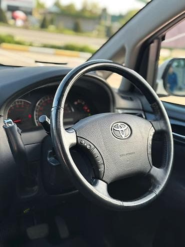 тойота в: Toyota Ipsum: 2004 г., 2.4 л, Автомат, Бензин, Минивэн — 4