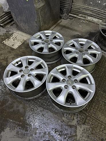 Диски: Литые Диски R 16 Toyota, Комплект, отверстий - 5, Б/у — 2