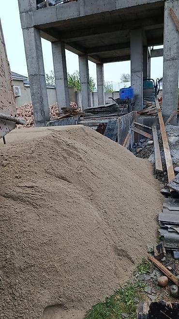 Песок и щебень для строительных работ - Карьерный и речной песок