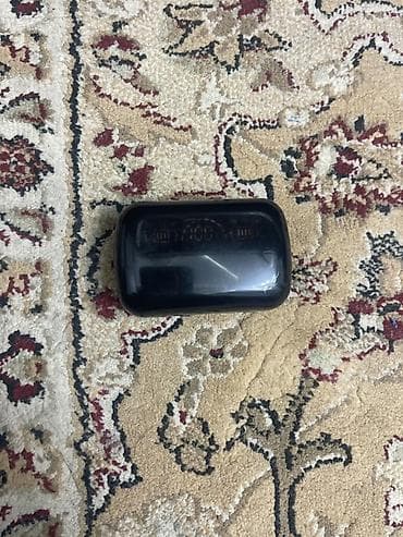 samsung fold2: Беспроводные TWS-наушники с зарядным кейсом и LED‑дисплеем - — 1