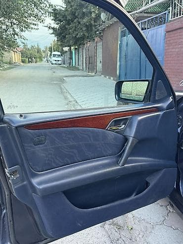 bye e5: Mercedes-Benz E-Class: 1997 г., 3.2 л, Автомат, Газ, Седан — 9