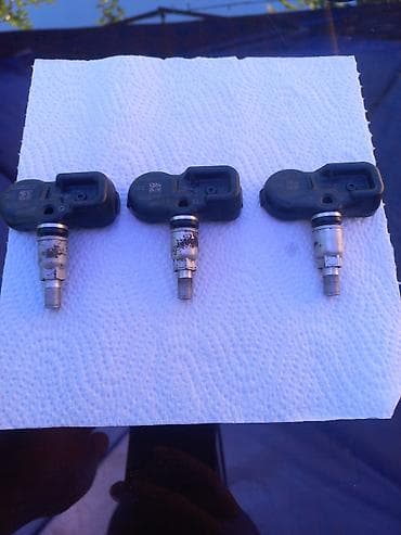 Датчики давления в шинах (TPMS) + центральные колпаки дисков Toyota