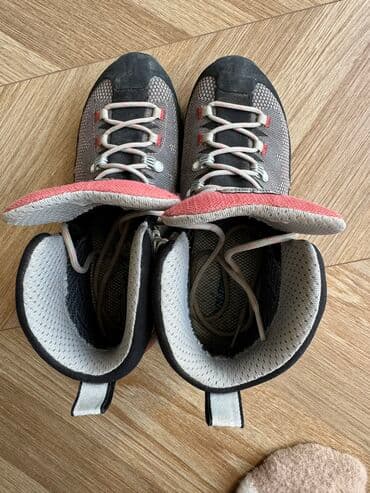 горные батинки: Кроссовки, 37.5, Adidas Originals, Б/у, цвет - Серебристый, Платная доставка, Самовывоз — 3