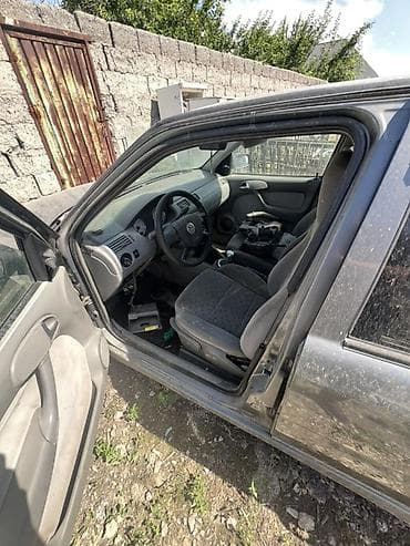 Продажа авто: Volkswagen Pointer: 2004 г., Механика, Бензин, Хэтчбэк — 7