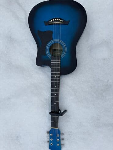 Продаётся гитара новые. 🎸 ✅38 размера акустическая в комплекте всё