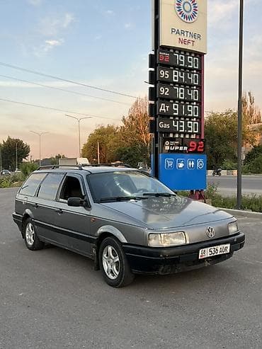 дверь аварийная: Volkswagen Passat Variant: 1990 г., 1.8 л, Универсал — 2