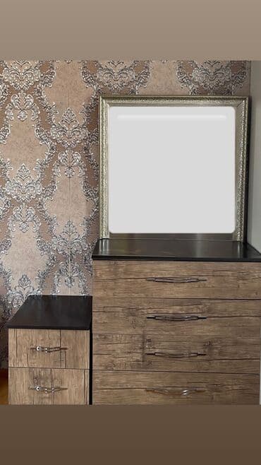 спальные кровать бу: Спальный гарнитур, Б/у, Комод, Трюмо, Тумба, Платная доставка, Самовывоз — 1