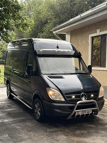 Транспорт: Mercedes-Benz Sprinter (средний база, высокий кузов), темно‑серый. 3 — 2