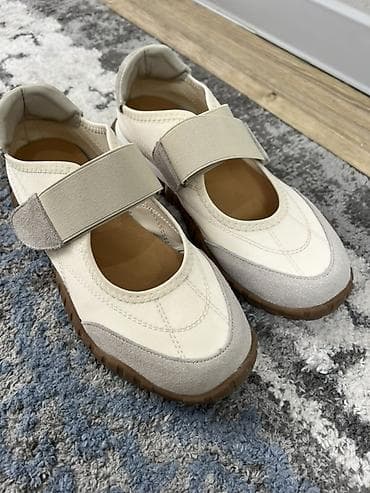 женские балетки р 39: НОВАЯ 

Женские кросс-балетки (мэри джейн) 

39 размер — 4