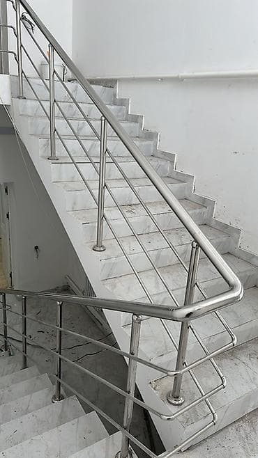 Готовые ступеньки для лестниц: Изготовление перил Материал: Нержавеющая сталь, Наружные — 4