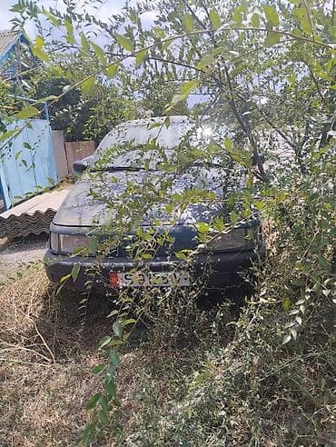 осень весна: Volkswagen Passat: 1991 г., Седан — 4