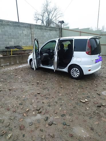 Toyota Funcargo: 2002 г., 1.5 л, Автомат, Бензин, Минивэн