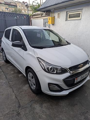 Chevrolet Spark: 2018 г., 1 л, Автомат, Бензин, Хэтчбэк — 3