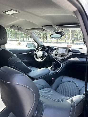 Toyota Camry: 2021 г., 2.5 л, Вариатор, Гибрид, Седан — 6