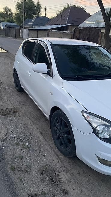 муссо автомобиль: Hyundai i30: 2009 г., 1.6 л, Автомат, Бензин, Хэтчбэк — 3