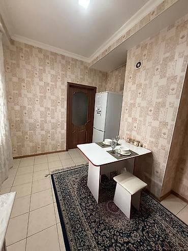 сдается столовой: Сдаётся просторная студия с отдельной кухней. - Планировка: большая — 4