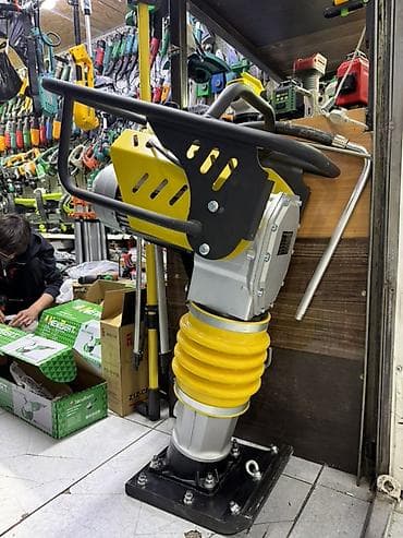 Инструменты: Вибротрамбовка (ножная трамбовка) для уплотнения грунта, песка, щебня — 1