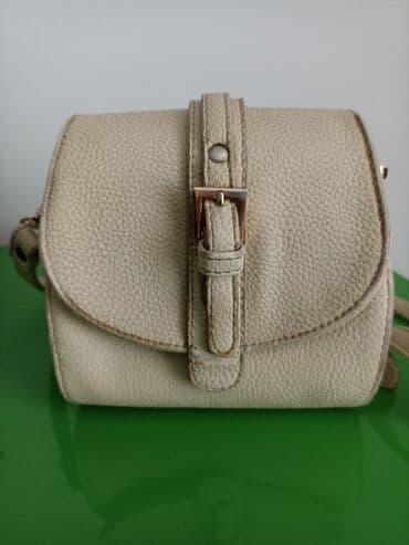 сумка клатч б у: Продаю женскую сумочку. Б/у. В идеальном состоянии. Цена 400 сом — 3