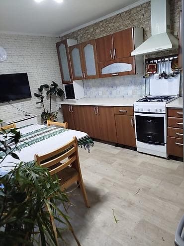 продаю дом коммунарова: Продаю 3х этажный дом 260 м2. Район Молодая Гвардия-Боталиева. дом — 2