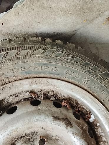 Колеса в сборе 175 / 70 / R 13, Зимняя шипованная, Б/у, Комплект, Легковые, Железные, отверстий - 4