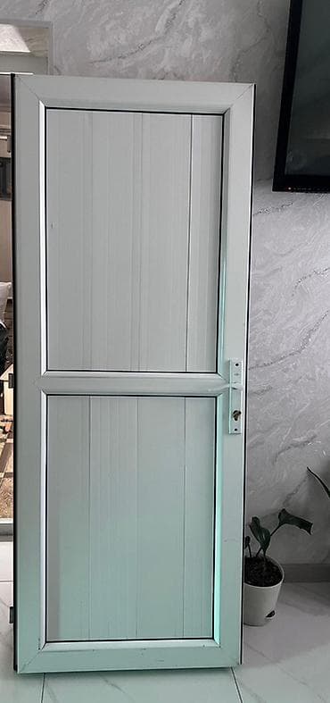 сип 2: Металлопластиковая дверь и напольный унитаз 1) Металлопластиковая — 1