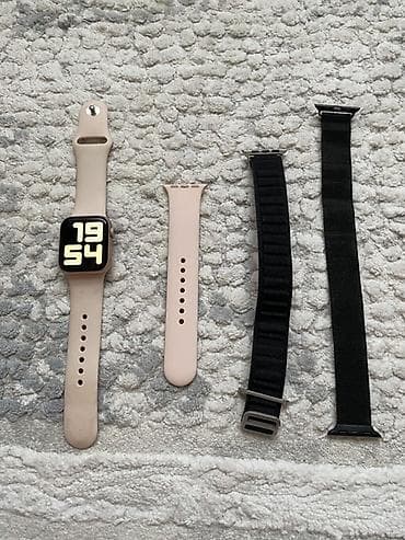 Смарт‑часы Apple Watch с прямоугольным дисплеем и набором сменных